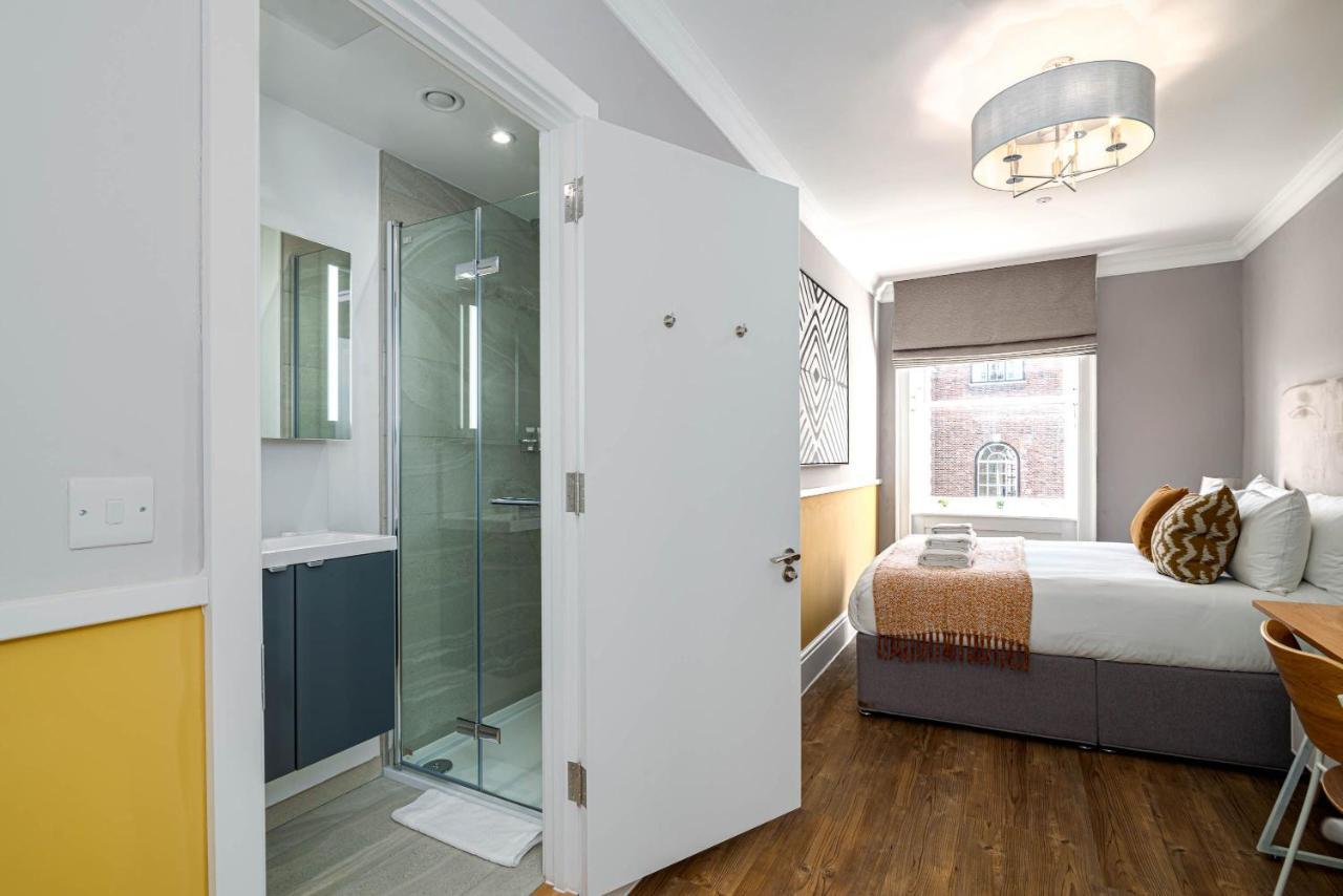 37 Doughty Street - Urban Apartment