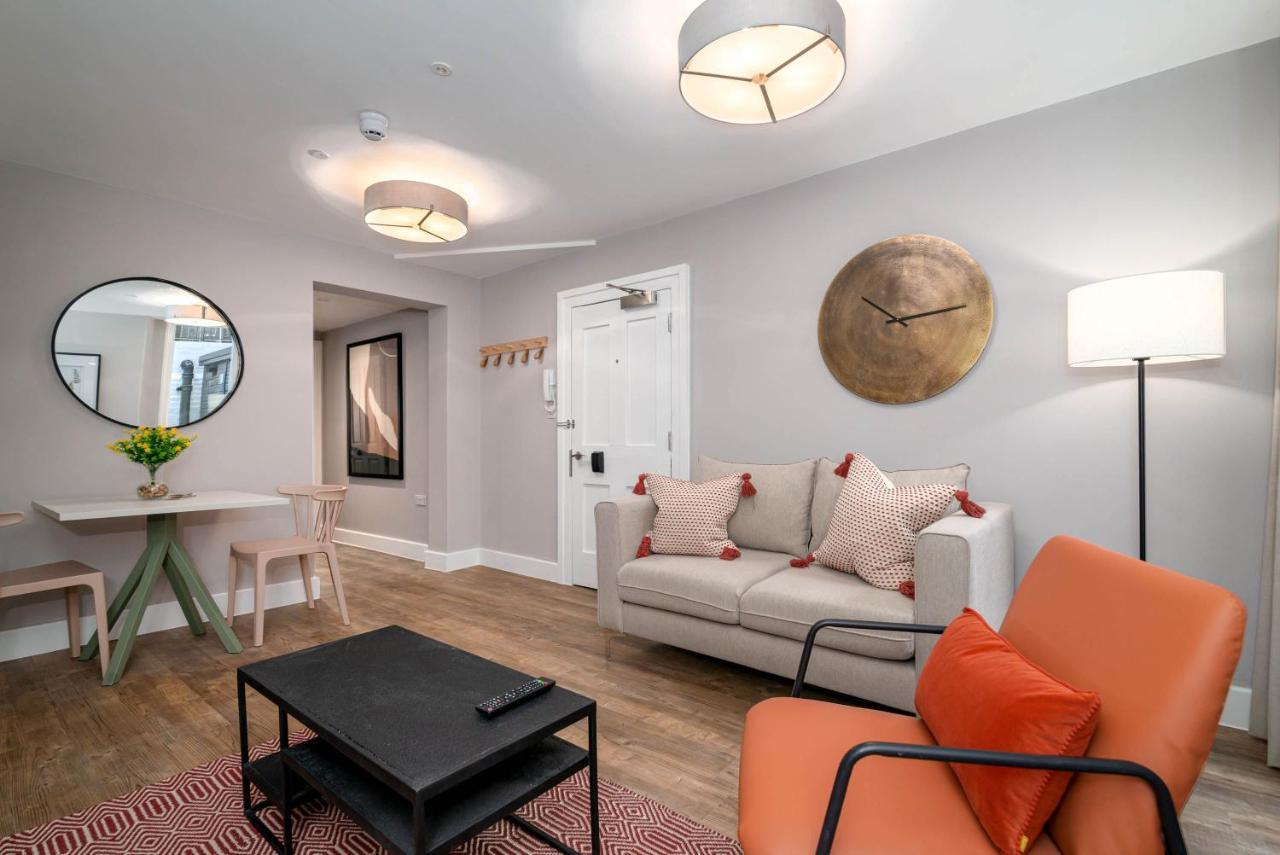 37 Doughty Street - Urban Apartment London